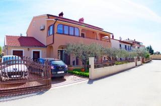Ferienwohnung in Pula mit Grill, Garten und Terrasse - 0