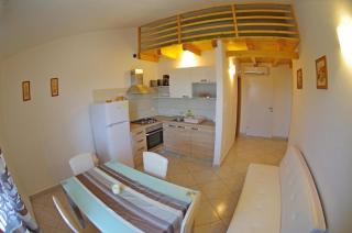 Appartement in Rakalj mit gemeinsamem Pool, Terrasse und Grill - Rakalj - 1