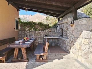 Renoviertes Steinhaus mit Garten und Pool ideal für ein erholsamen Urlaub - Baška - 2