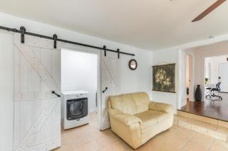 1 Mi to Dtwn Waco! Lovely Home with Fire Pit Table - 2