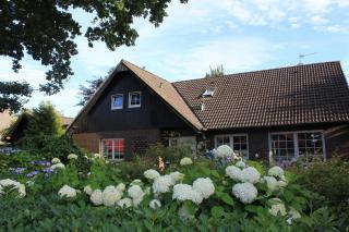 Kinderfreundliche Tolles Appartement in Altjührden mit Möblierter Terrasse - Varel - 8