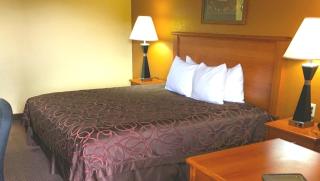 Xecutive Inn and Suites - Center - 1