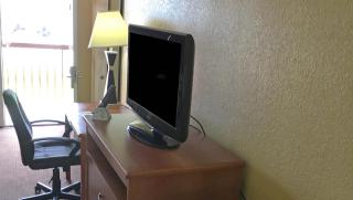 Xecutive Inn and Suites - Center - 3