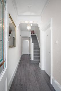 BARTON BEACHSIDE - Comfort OneBedroom Apartment, Double & Sofabed - Central Beach & Promenade Location - Over 21's, Family Friendly Only, ID Required, Stairs Access - 9
