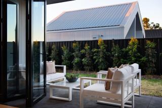 Aurora House- sleek modern design in Daylesford - 4