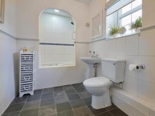 2 Bed in Little Clifton SZ323 - Camerton - 2