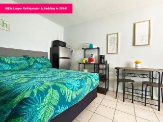 2 Bed Cottage with Pool, Close to Beach! BBQ Grills & Patio - 3