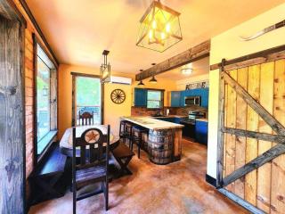 Waterfront Houston Hide out In A Magical Forest - Waller - 2