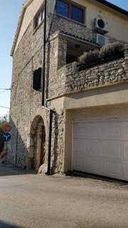 Traditionelles Steinhaus mit Innenhof und Terrasse im Zentrum von Medulin, nicht weit vom Strand entfernt - Medulin - 8