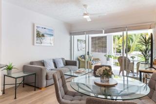 'Swaying Palms and Salt Air' A Dreamy Tropical Haven - 3