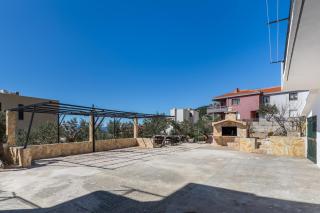 Apartments with parking space Makarska - 21823 - 1