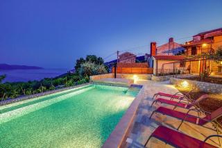Ferienhaus Mit Großem Garten Und Pool - 3