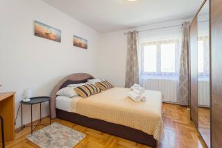 4 Schlafzimmer, 3 Badezimmer, Wohnzimmer, voll ausgestattete Küche, privater Pool, Sommerküche, Grill, Garten - Pula - 4