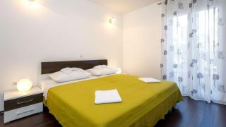 Ferienwohnung In Dugi Rat Mit Großer Terrasse - 2