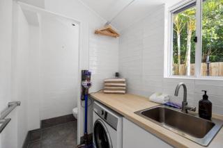 Villa Le Miramar ~ Beautiful Pooch Friendly Home - Sunshine Beach - 8