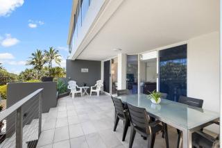 The Sunshine Villa ~ 2 Min walk to Village & Beach - Sunshine Beach - 5