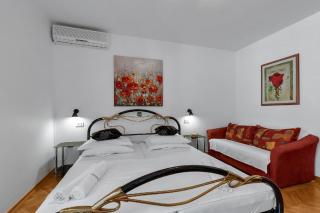 Gästezimmer für zwei Erwachsene und ein Kind mit Balkon ohne Meerblickb - Duće - 6