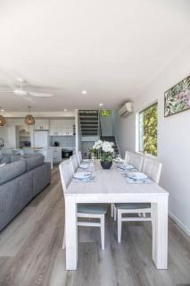 10 Andari, Sunshine Beach ~ Beachside Luxury Home - Sunshine Beach - 1