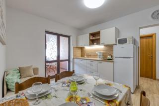 Nettes Appartement in Rovinj mit Garten, Terrasse und Grill - Rovinj - 6