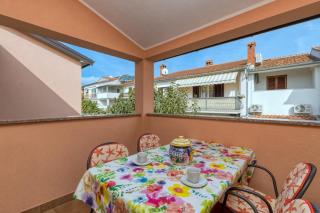 Nettes Appartement in Rovinj mit Garten, Terrasse und Grill - Rovinj - 2