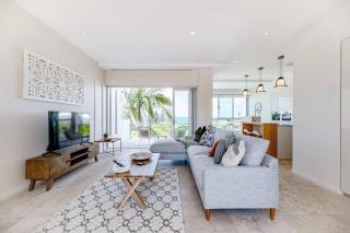 The Platinum Luxury Villa ~ Walk to Beach, Village - Sunshine Beach - 3