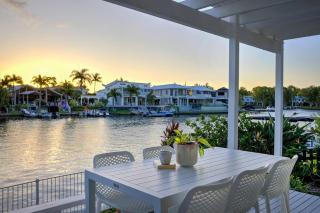 Sunsets at Snowmas, Pooch Friendly & Stunning View - Noosaville - 0
