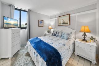 Spring Special! Renovated Resort Condo - on the Beach! - 7