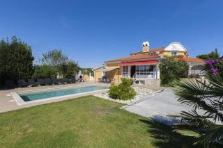 Villa mit Garten, Pool sowie weitereren Freizeitmöglichkeiten für die ganze Familie - Pomer - 0
