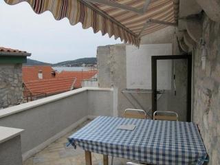 Ferienwohnung in Betina mit Möblierter Terrasse - Betina - 4