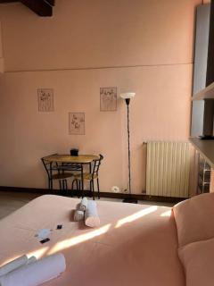Minimal Studio con travi a vista - Piacenza - 8