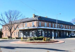 Clubhouse Hotel Yass - Yass - 9
