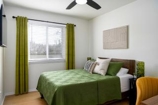 Emerald Retreat - Central & Stylish - 2 BR/2 BA - Winston-Salem - 1