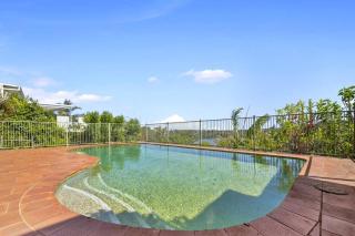 River View Oasis: Spacious 3-Bed House with Pool - Sídney - 9