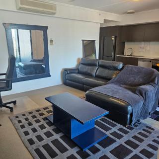 Private Bedroom & Bathroom in Shared Inner Brisbane Apartment - Brisbane - 2