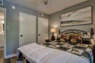 Newly Renovated 5 Star Condo, Pool, Gorgeous View - 2