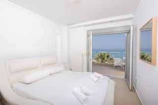 Villa Alpha - Beachfront, Steps from Mamalouka and Blue Carpet - Pefkohori - 2