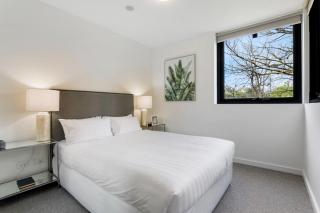 Modern 2-Bed Ivanhoe unit with Parking - 8