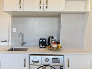 Great Value 1B1B studio in Sandringham - Private Entrance, Close to City, Heat Pump, Netfilx - Auckland - 1