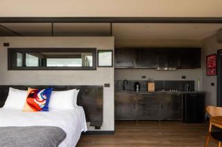 Sky Ship 1 - Luxury Off-Grid Eco Accommodation - Cape Otway - 3