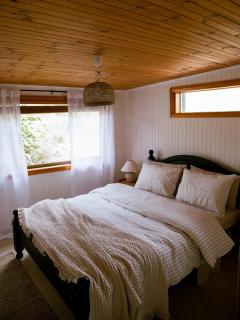 Sunken Sea Shack - waterfront getaway - Eggs and Bacon Bay - 1