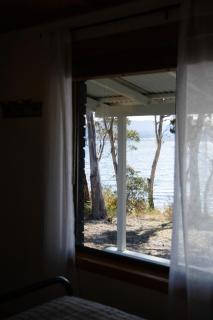 Sunken Sea Shack - waterfront getaway - Eggs and Bacon Bay - 3