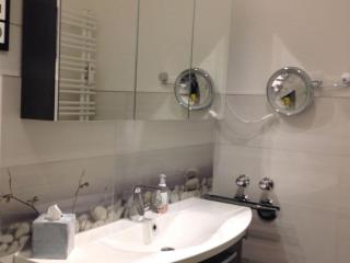 Watt's happiness close to the beach - 1