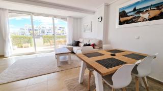 Lovley Ground Floor 2 Bed Direct Pool Access Free WiFi - 8