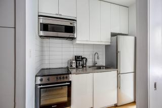 Classic LES 1br w wd nr SoHo NYC-646 - 4