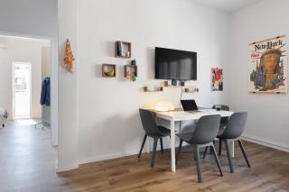 Artistic 2BR Apt w Balcony in Florentin Center by Sea N' Rent - Tel Aviv - 6