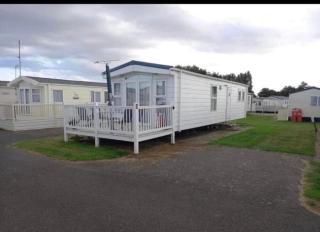 Cosy static caravan, hunstanton - New Hunstanton - 2