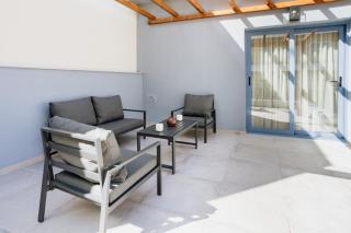 CANVAS Color Your Stay - Volos - 9