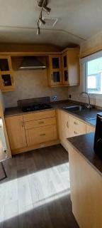 Superb 6 Berth Caravan At St Osyth Beach Holiday Park In Essex Ref 28062Fv - 6