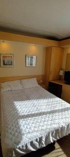 Superb 6 Berth Caravan At St Osyth Beach Holiday Park In Essex Ref 28062Fv - 2