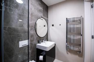 City Center - Sunrise Apartment with Parking - 5